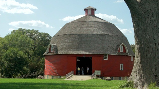 Ryan’s Round Barn – see what’s Round the bend!